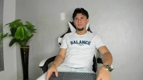 Valentino online show from April 14, 8:04 pm