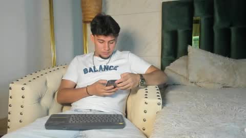 Valentino online show from April 15, 7:32 pm