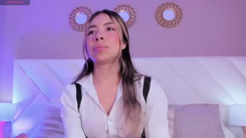 Snapshot of valeygomez chatting on April 29, 2:21 pm Valey online show from April 29, 2:21 pm