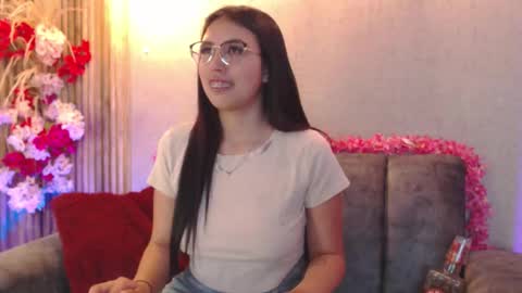 Snapshot of valk_diaz chatting on February 19, 5:25 am Valk online show from February 19, 5:25 am