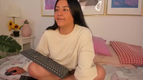 Snapshot of valka_collins chatting on February 24, 3:59 am Valka online show from February 24, 3:59 am