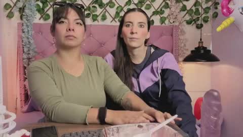 Valkiria and Dione online show from April 16, 7:58 pm