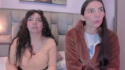 Snapshot of valkiria_and_dione chatting on May 28, 1:30 pm Valkiria and Dione online show from May 28, 1:30 pm