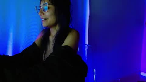 Snapshot of valkiry_ chatting on November 19, 10:43 pm valkiry_ online show from November 19, 10:43 pm