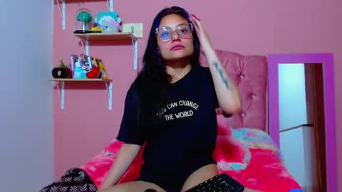 Snapshot of valkiry_ chatting on December 17, 10:05 pm valkiry_ online show from December 17, 10:05 pm