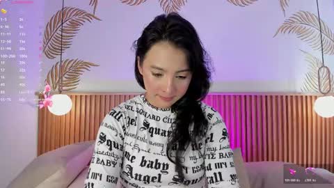 valleriie_ online show from April 12, 4:23 pm