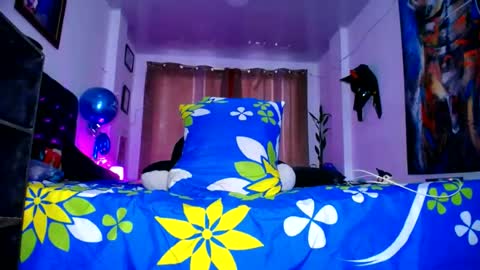 Snapshot of valt_heart1 chatting on June 27, 10:48 pm Valen santorini online show from June 27, 10:48 pm