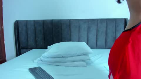 Snapshot of valtira_nova chatting on February 14, 3:43 am valtira nova online show from February 14, 3:43 am