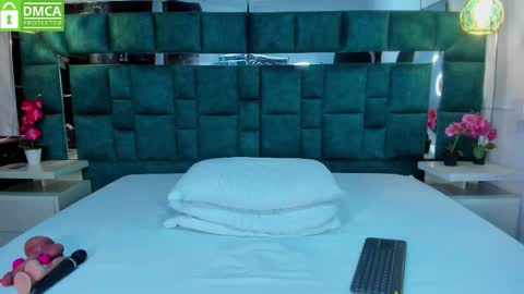 Snapshot of valtira_nova chatting on October 9, 7:12 pm valtira nova online show from October 9, 7:12 pm