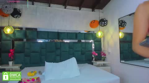 Snapshot of valtira_nova chatting on November 3, 6:53 pm valtira nova online show from November 3, 6:53 pm