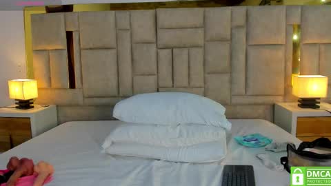 valtira nova online show from March 25, 7:42 pm