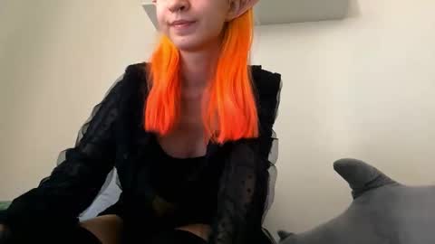 Emily online show from February 11, 7:13 am