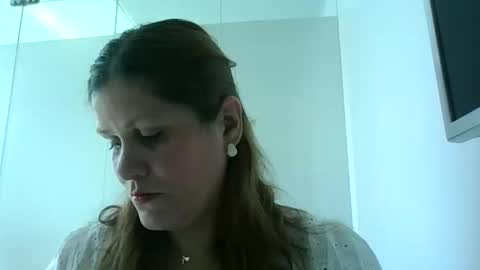 Snapshot of valu2208 chatting on October 2, 5:53 pm valu2208 online show from October 2, 5:53 pm