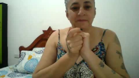 valvi_studio online show from June 26, 5:23 am