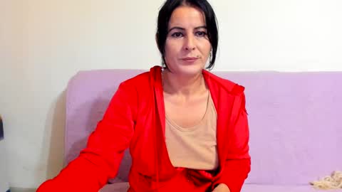 Snapshot of valysexybarbie chatting on December 10, 9:33 am valentina online show from December 10, 9:33 am