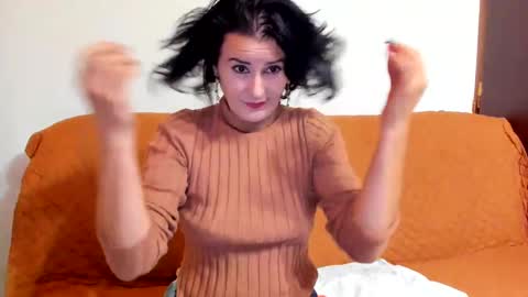 Snapshot of valysexybarbie chatting on December 11, 11:30 am valentina online show from December 11, 11:30 am