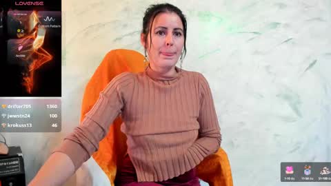 Snapshot of valysexybarbie chatting on February 11, 10:48 am valentina online show from February 11, 10:48 am