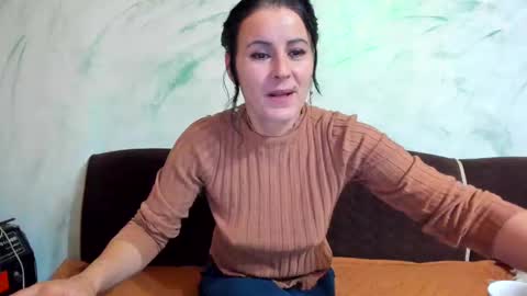 Snapshot of valysexybarbie chatting on March 1, 8:02 am valentina online show from March 1, 8:02 am