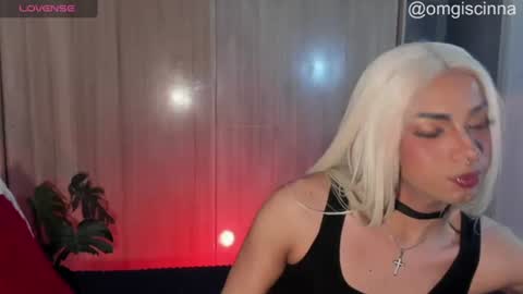 Snapshot of vampy__cinna chatting on July 9, 4:33 pm Cinnamon online show from July 9, 4:33 pm