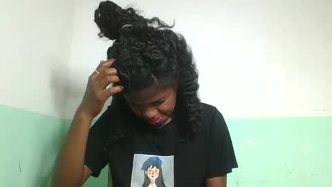 vanafiry online show from February 7, 7:06 pm