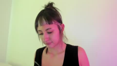 Snapshot of vandalovee chatting on April 19, 2:16 pm Babi Alu online show from April 19, 2:16 pm
