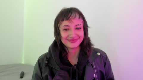 Snapshot of vandalovee chatting on April 21, 3:07 pm Babi Alu online show from April 21, 3:07 pm