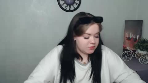 Snapshot of vandaray_ chatting on March 11, 5:02 pm Vanda online show from March 11, 5:02 pm