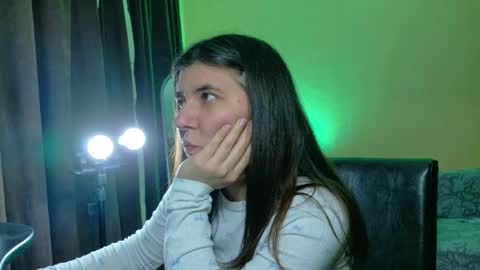 Snapshot of vandifive chatting on May 21, 9:22 pm Vandi online show from May 21, 9:22 pm