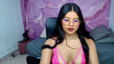 vane_latin18 online show from March 4, 8:04 pm