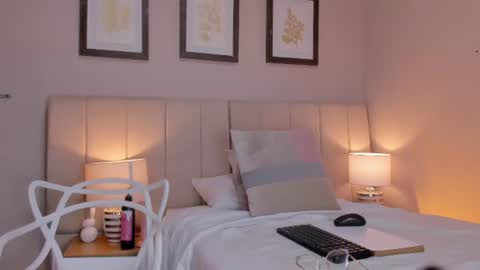 vanessa__cb online show from July 2, 11:49 am