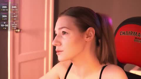 Snapshot of vanessa__lui chatting on February 21, 10:27 am Vanessa online show from February 21, 10:27 am