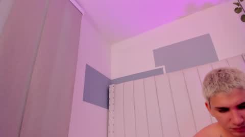 vanessa and sebas online show from April 16, 9:39 pm