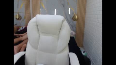 Snapshot of vanessa_f chatting on June 10, 7:02 pm vanessa online show from June 10, 7:02 pm