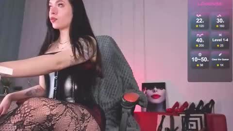 Snapshot of vanessa_ives chatting on September 28, 8:25 pm Vanessa online show from September 28, 8:25 pm