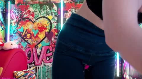 Snapshot of vanessa_love chatting on January 11, 3:50 pm Vanessa online show from January 11, 3:50 pm