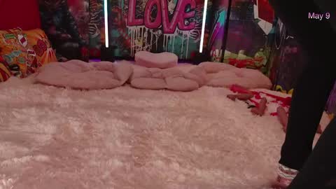 Snapshot of vanessa_love chatting on May 9, 6:46 pm Vanessa online show from May 9, 6:46 pm