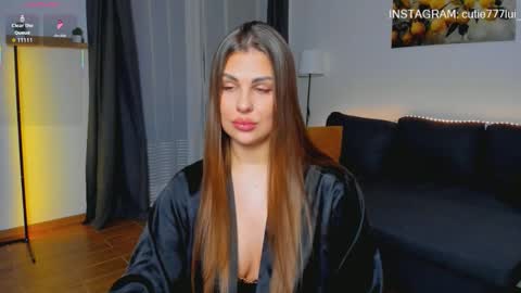 Snapshot of vanessa_moonn chatting on November 18, 2:43 pm vanessa_moonn online show from November 18, 2:43 pm