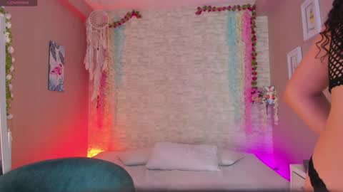 Snapshot of vanessa_santillan chatting on April 23, 12:04 pm Vanessa online show from April 23, 12:04 pm