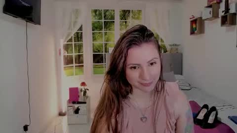 Snapshot of vanessa_udream chatting on May 14, 10:27 pm Vanessa online show from May 14, 10:27 pm
