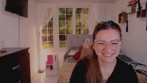Snapshot of vanessa_udream chatting on May 30, 8:17 pm Vanessa online show from May 30, 8:17 pm
