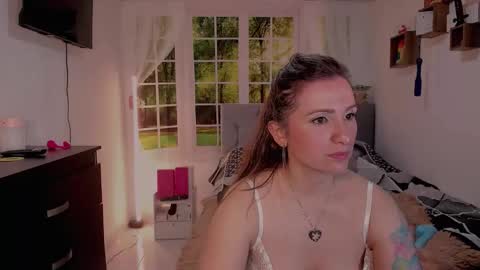 Snapshot of vanessa_udream chatting on May 31, 9:16 pm Vanessa online show from May 31, 9:16 pm