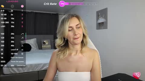 Vanessa  online show from November 23, 6:30 pm