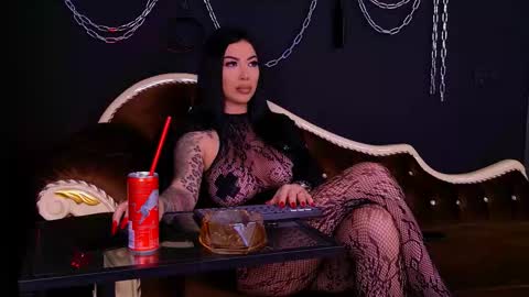 Miss Vanessa online show from February 20, 9:15 pm