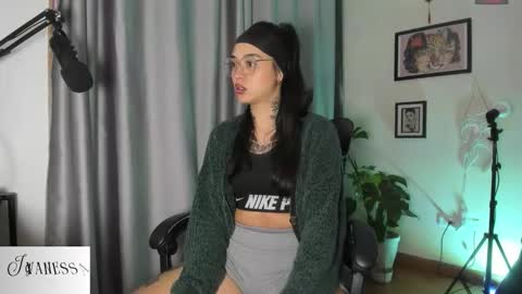 Snapshot of vanessart_ chatting on September 17, 11:12 am Vanessa online show from September 17, 11:12 am