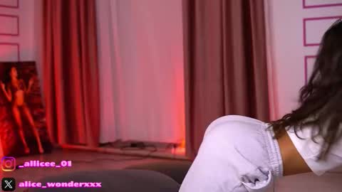 Vanessa Simon online show from January 8, 6:59 am