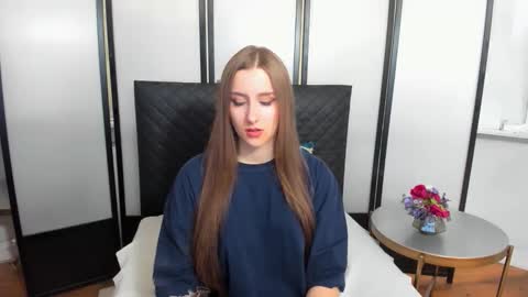 VanessaTrue online show from April 3, 7:50 am