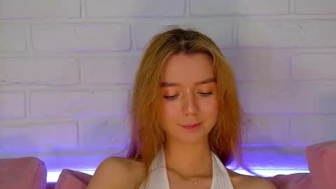 VanessaVienne online show from March 1, 4:20 pm