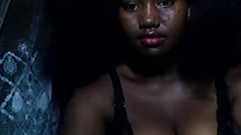 Snapshot of vaniah321 chatting on January 10, 5:47 am vaniah321 online show from January 10, 5:47 am