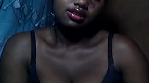 Snapshot of vaniah321 chatting on January 14, 8:09 am vaniah321 online show from January 14, 8:09 am