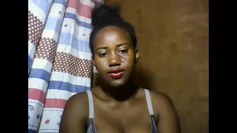 Snapshot of vaniah321 chatting on January 21, 6:11 am vaniah321 online show from January 21, 6:11 am